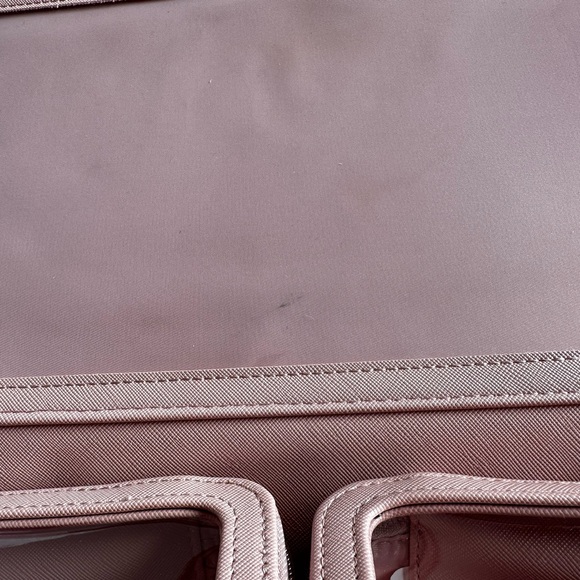 Allie Glinda pink makeup package - Picture 14 of 15